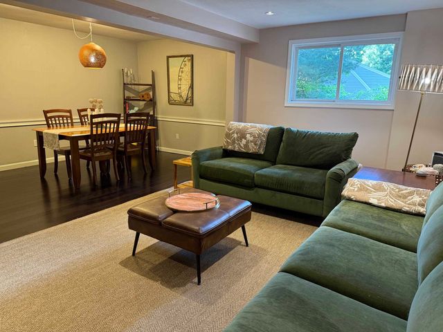 26 PHEASANT Lane, Manchester, NH 03109