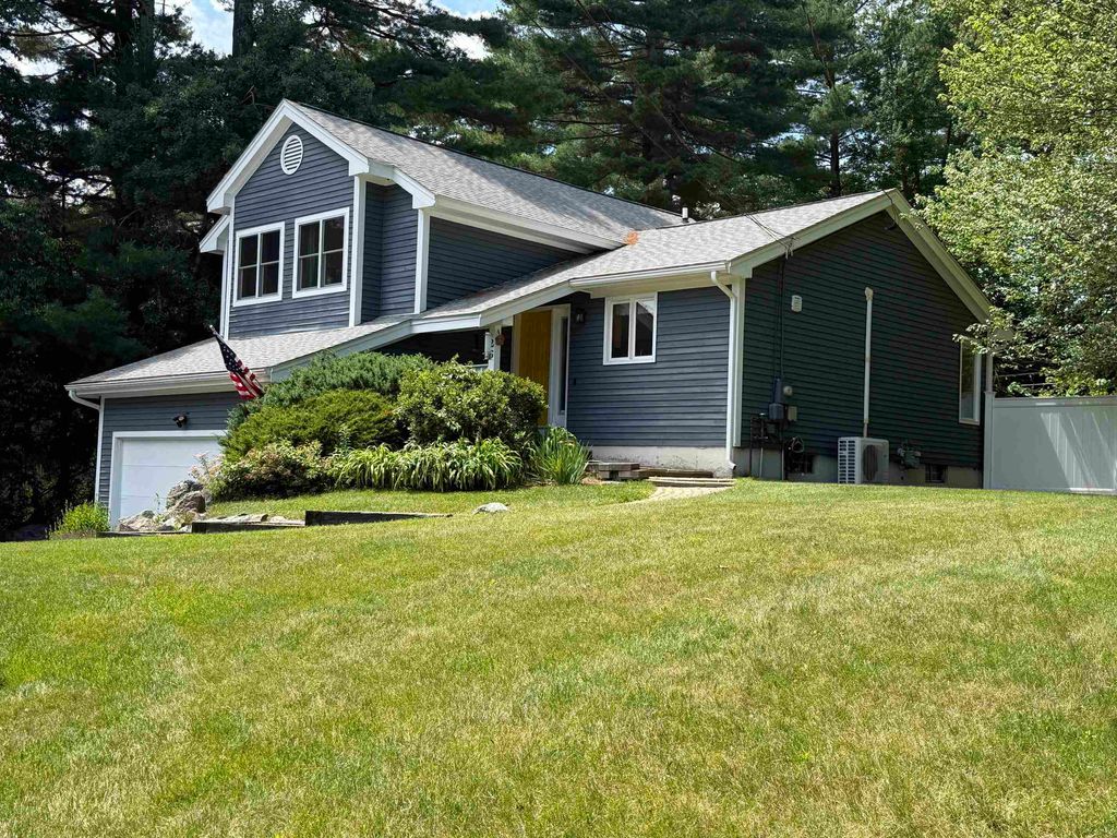 26 PHEASANT Lane, Manchester, NH 03109