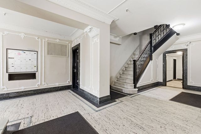 10 Jamaicaway 28, Boston, MA 02130