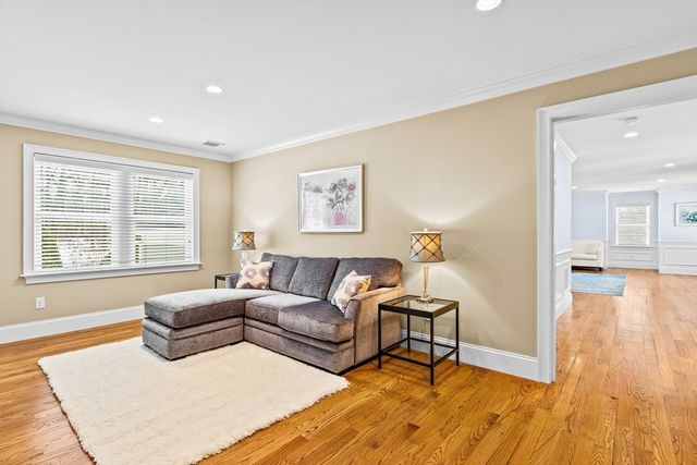 10 Crisileo Way, Canton, MA 02021