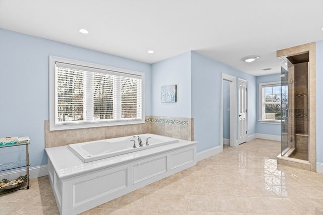 10 Crisileo Way, Canton, MA 02021