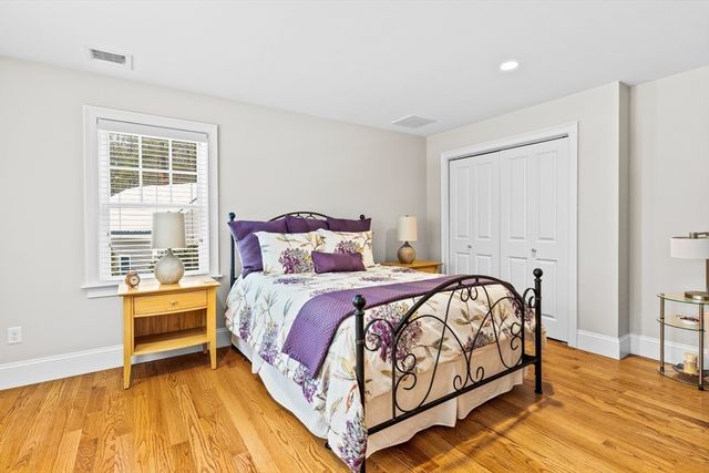 10 Crisileo Way, Canton, MA 02021