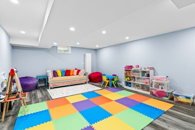 10 Crisileo Way, Canton, MA 02021