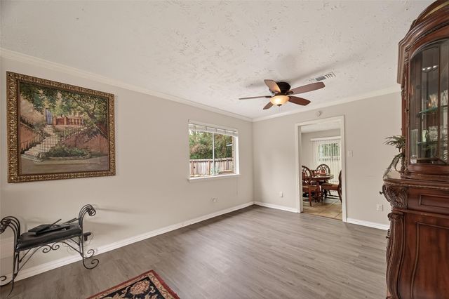 92 S Waxberry Road, The Woodlands, TX 77381