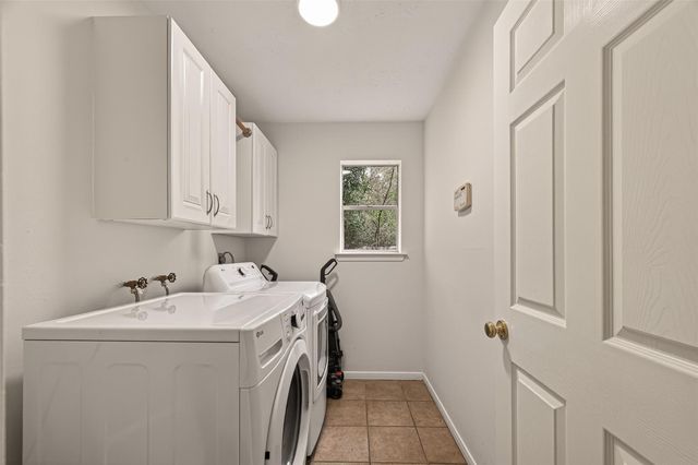 92 S Waxberry Road, The Woodlands, TX 77381