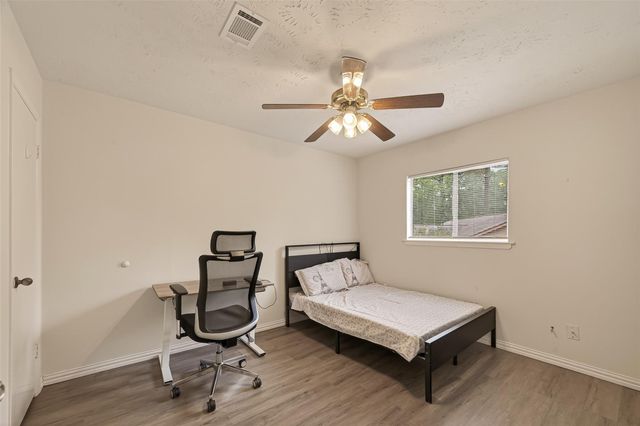 92 S Waxberry Road, The Woodlands, TX 77381