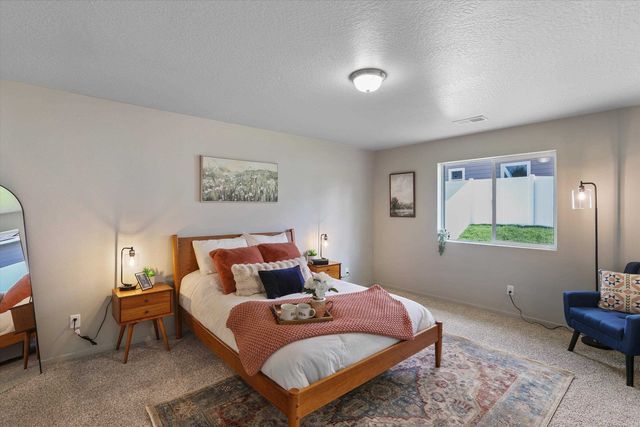 627 S Manifold Ln, Spokane Valley, WA 99016