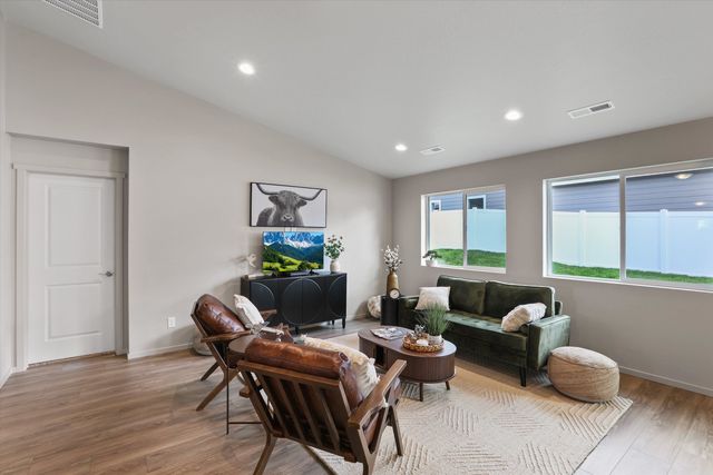 627 S Manifold Ln, Spokane Valley, WA 99016