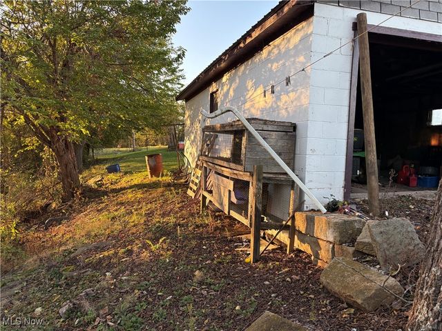 33855 State Route 800, New Matamoras, OH 45767