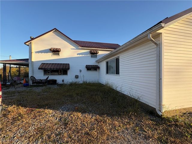 33855 State Route 800, New Matamoras, OH 45767