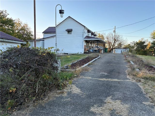 33855 State Route 800, New Matamoras, OH 45767