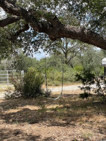 233 Rust Ranch Rd., Blanco, TX 78606