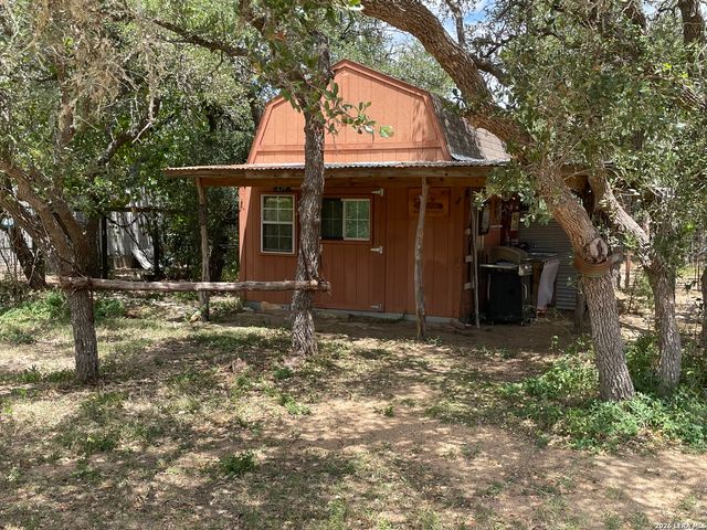 233 Rust Ranch Rd., Blanco, TX 78606