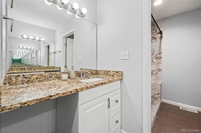 10490 W Jewell Avenue E, Lakewood, CO 80232