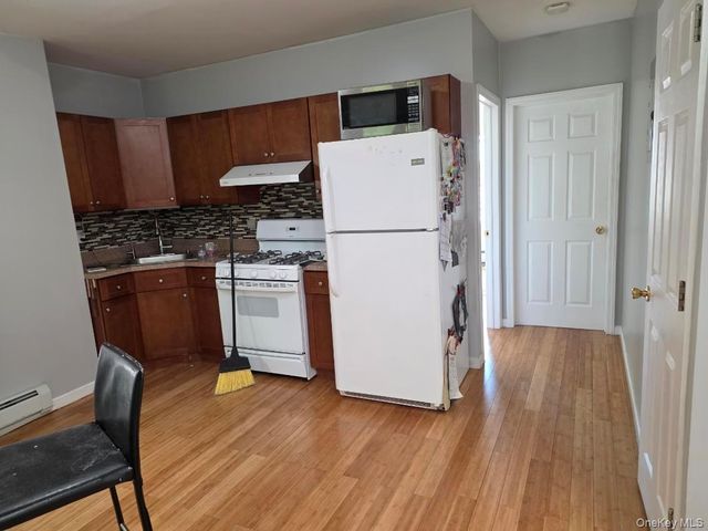 102-16 Park Ln S 2, Richmond Hill, NY 11418