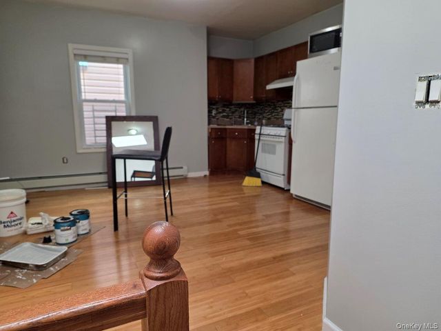 102-16 Park Ln S 2, Richmond Hill, NY 11418