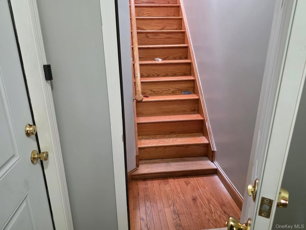 102-16 Park Ln S 2, Richmond Hill, NY 11418