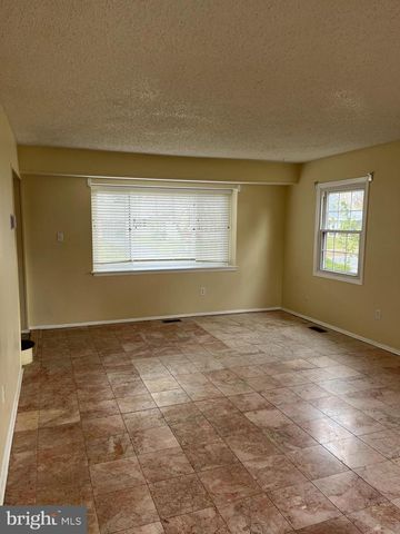 42 GENESEE LN, Willingboro, NJ 08046