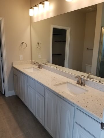 1661 W Farmington Road, Van Alstyne, TX 75495