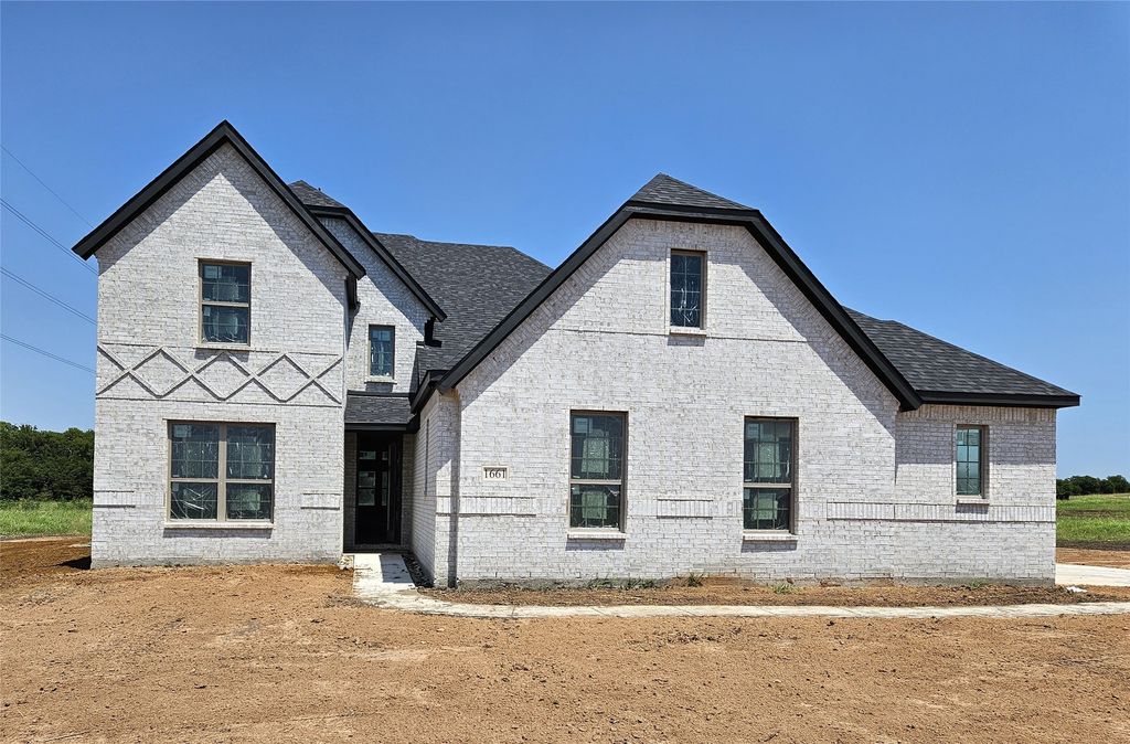 1661 W Farmington Road, Van Alstyne, TX 75495