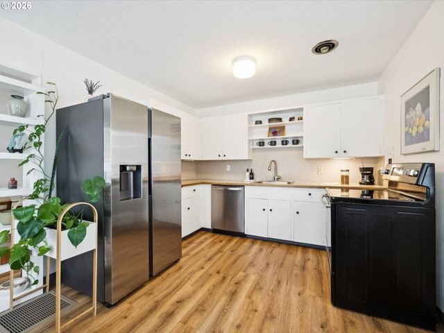 3332 Se 9TH Ave, Portland, OR 97202