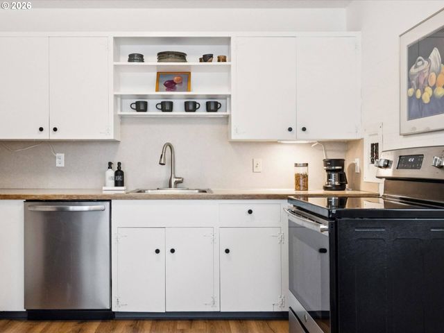 3332 Se 9TH Ave, Portland, OR 97202