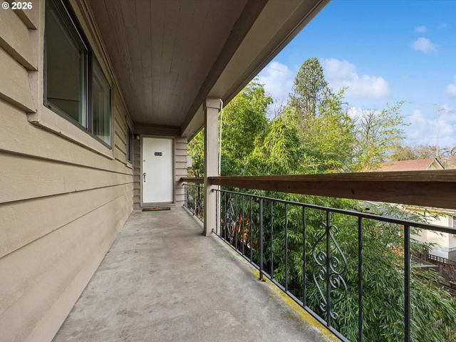 3332 Se 9TH Ave, Portland, OR 97202