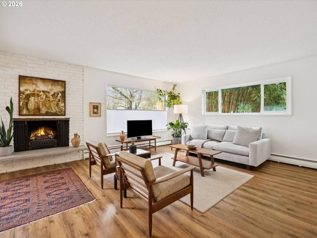 3332 Se 9TH Ave, Portland, OR 97202