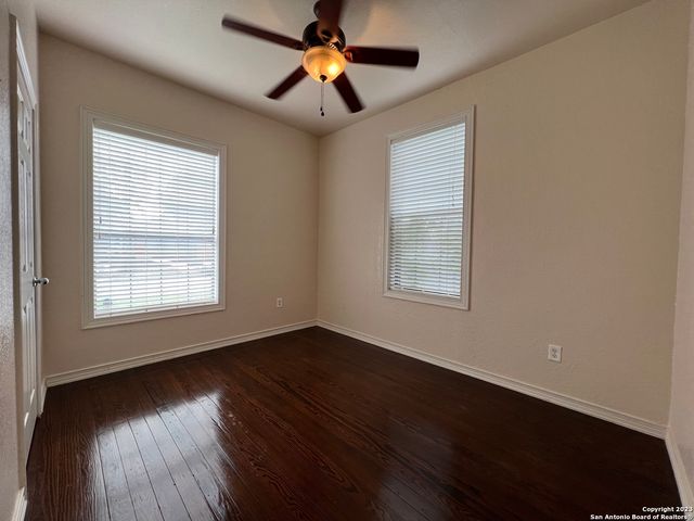 1011 Dawson St, San Antonio, TX 78202