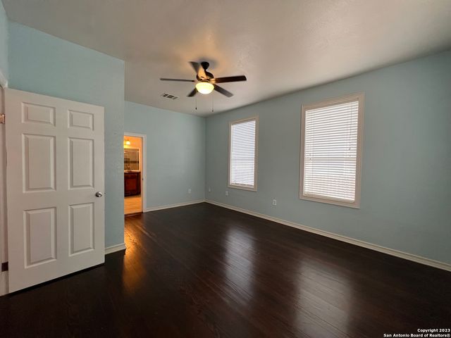 1011 Dawson St, San Antonio, TX 78202