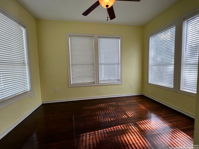 1011 Dawson St, San Antonio, TX 78202