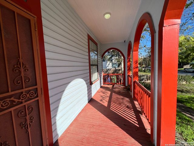 1011 Dawson St, San Antonio, TX 78202
