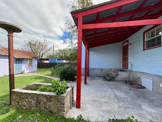 1011 Dawson St, San Antonio, TX 78202