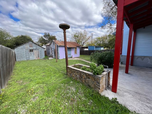 1011 Dawson St, San Antonio, TX 78202