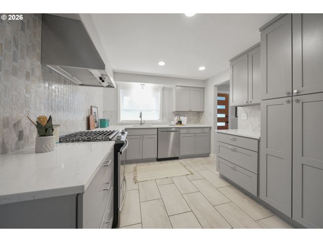 2021 Ne 144TH Ave, Portland, OR 97230