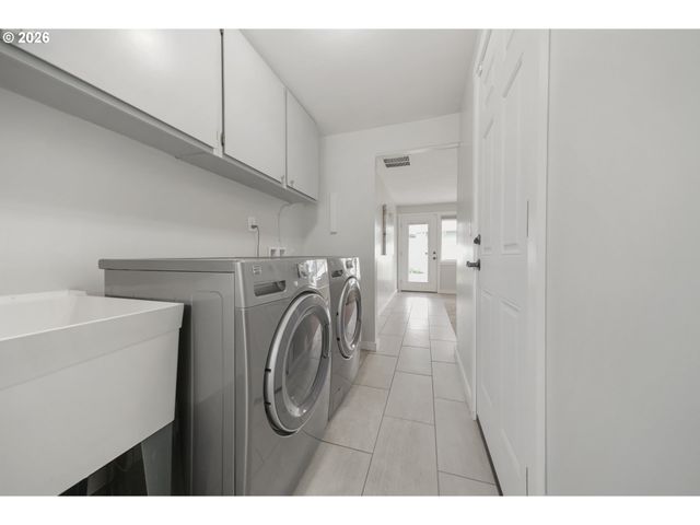 2021 Ne 144TH Ave, Portland, OR 97230
