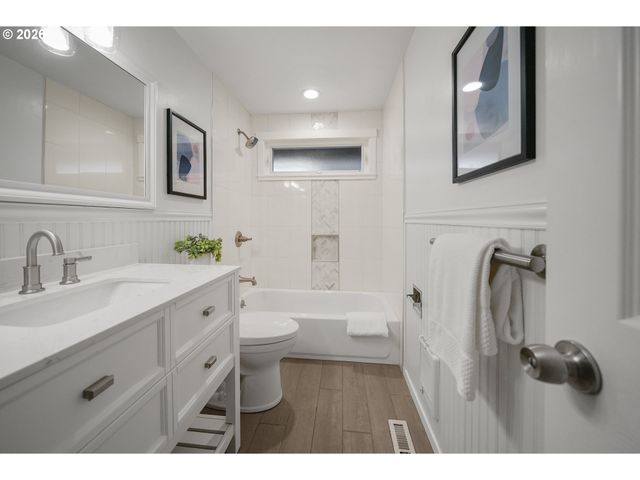 2021 Ne 144TH Ave, Portland, OR 97230