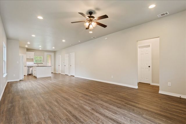 3525 N 24th Street, Waco, TX 76708