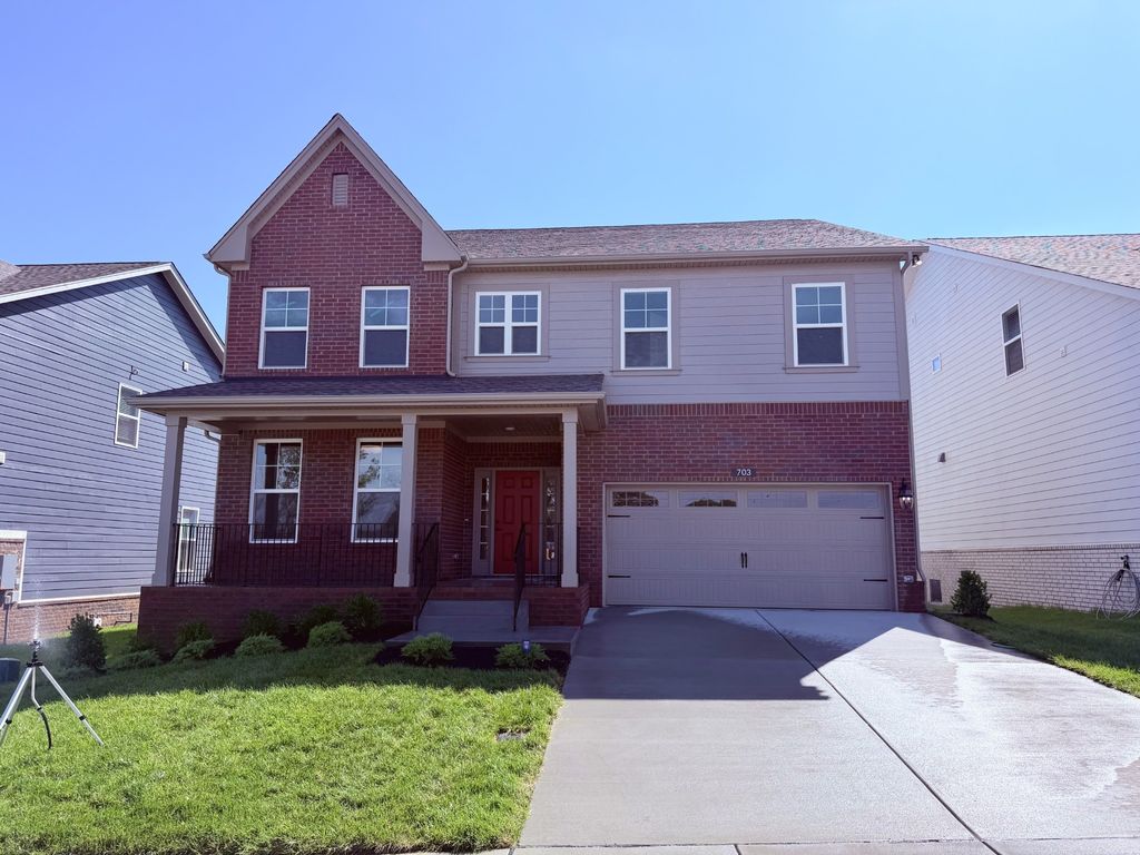 703 Tompkins Ln, Gallatin, TN 37066