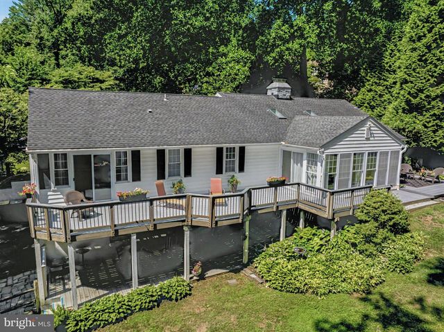 711 AMBLESIDE DR, Wilmington, DE 19808