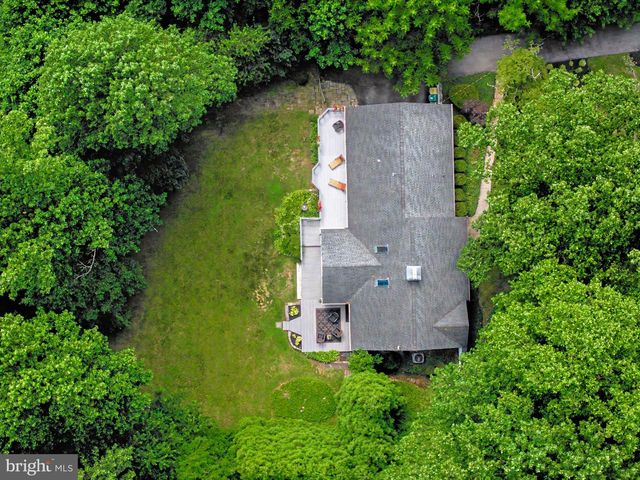 711 AMBLESIDE DR, Wilmington, DE 19808