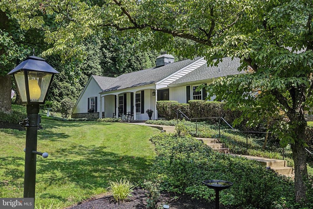 711 AMBLESIDE DR, Wilmington, DE 19808