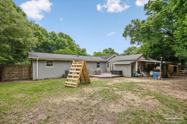 9915 Wanda Dr, Pensacola, FL 32514