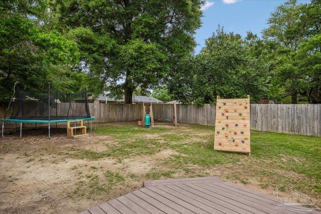 9915 Wanda Dr, Pensacola, FL 32514