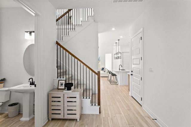 481 Darley Oak DR, Dripping Springs, TX 78620