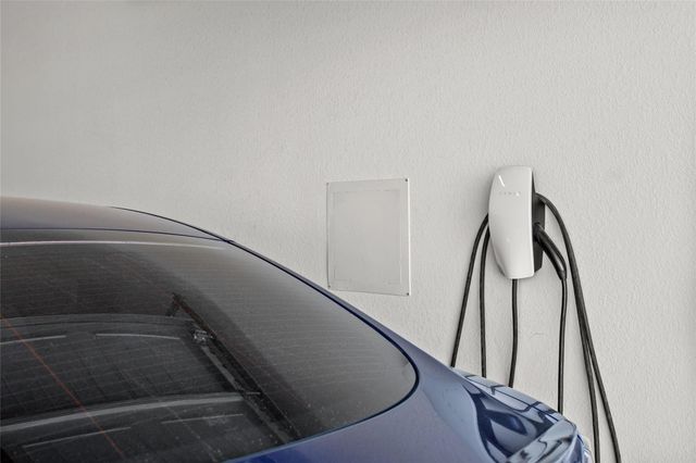 481 Darley Oak DR, Dripping Springs, TX 78620