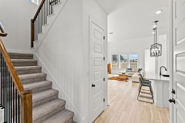 481 Darley Oak DR, Dripping Springs, TX 78620