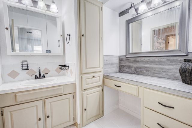 2304 Shady Brook Drive, Bedford, TX 76021