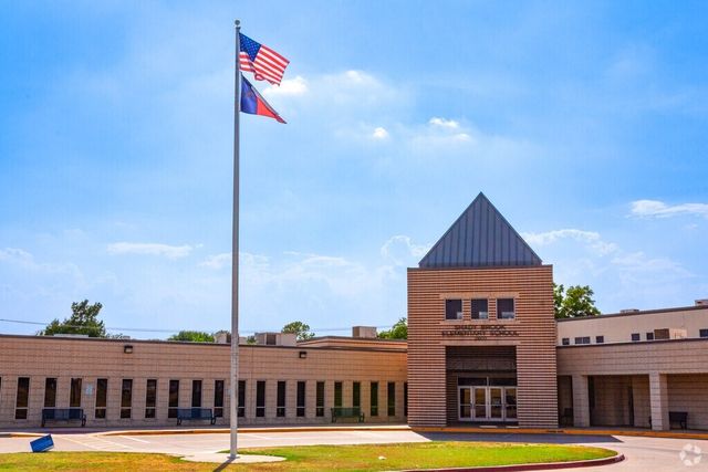 2304 Shady Brook Drive, Bedford, TX 76021