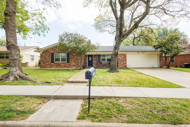 2304 Shady Brook Drive, Bedford, TX 76021